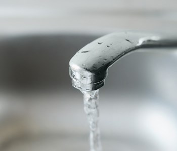 Тиск води в трубопроводі